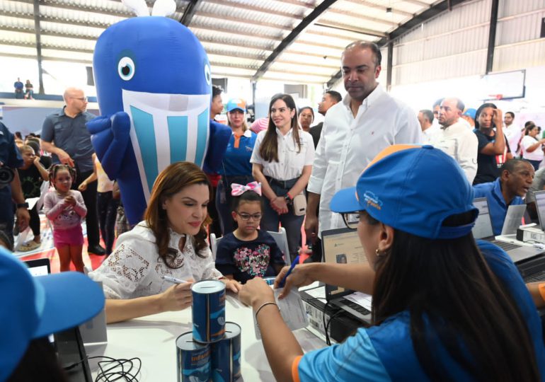 Personas acuden a jornada bancarización en Sabana Perdida