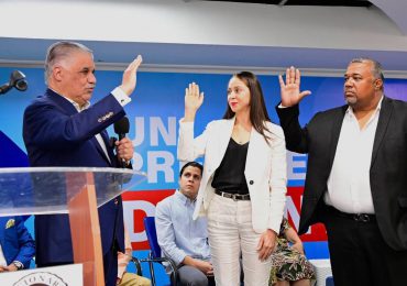 Miguel Vargas juramenta diputada Yari Encarnación; anuncia será candidata a senadora por San José de Ocoa