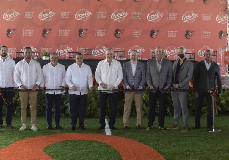 Abinader encabeza inauguración de nueva academia de los Orioles de Baltimore