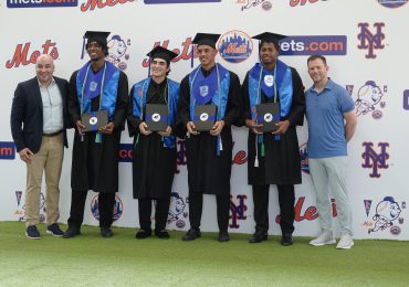 Academia de Los Mets celebra logros en la graduación de prospectos y colaboradores