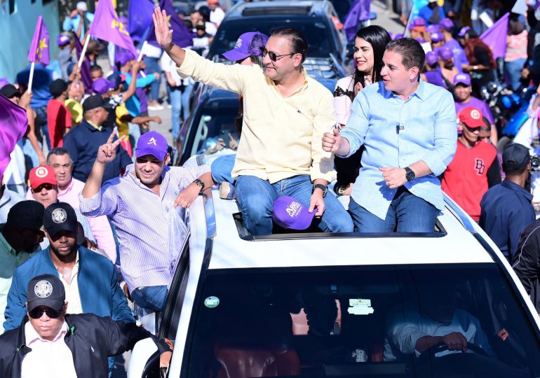 VIDEO | “El PRM ha sido el Gobierno de los fracasos”, afirma Abel Martínez en gran marcha - caravana de Santiago