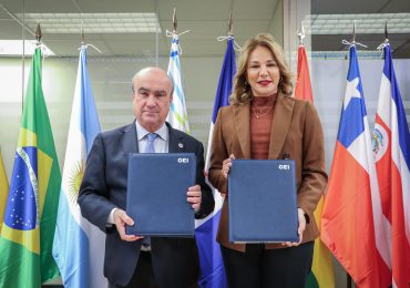 OEI y Cultura firman acuerdo para el fortalecimiento de la economía creativa y la inclusión social en RD
