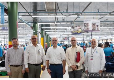 Asistente especial de Joe Biden y exsecretario de Trabajo de EE.UU.  visitan parque industrial Codevi