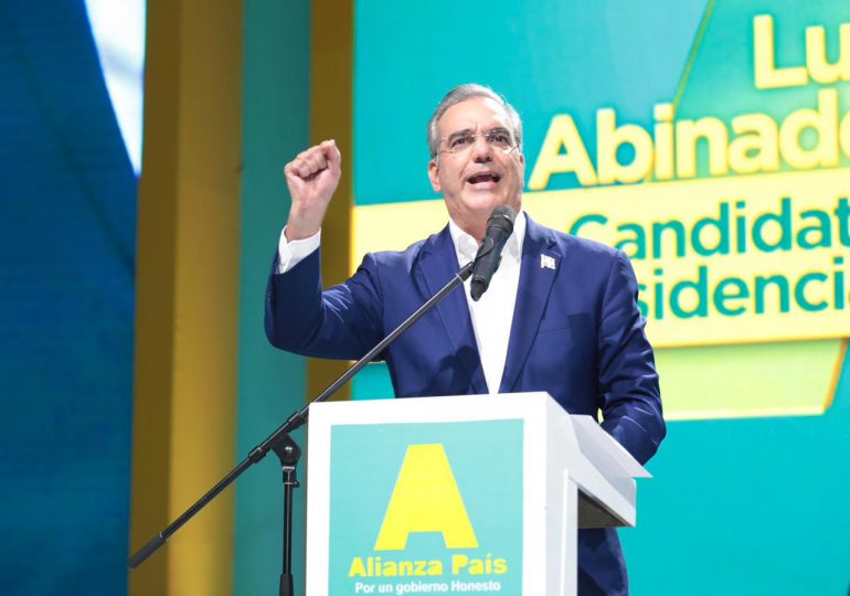 Abinader acepta postulación por Alianza País para seguir trabajando por un gobierno honesto