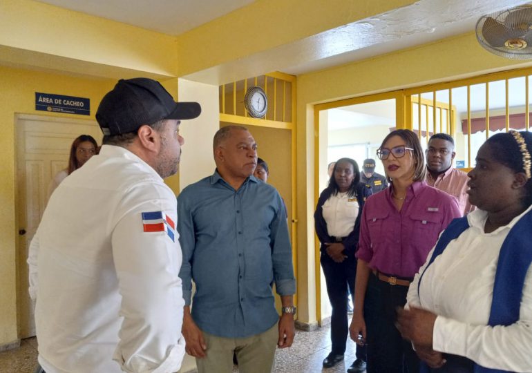 Director de la DGSPC y Defensor del Pueblo realizan visita a Najayo Mujeres para verificar condición de salud de privada de libertad