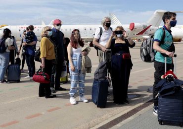 España impone visas a ciertas nacionalidades ante caos en el aeropuerto de Madrid
