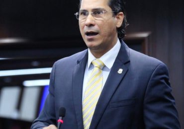 Diputado Félix Michell Rodríguez propone analizar factores amenazan economía dominicana hizo “The Economist”