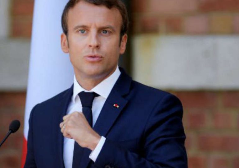 Macron promulga nueva ley migratoria en Francia