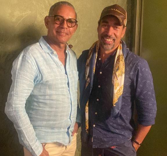 Un hito en el arte dominicano: Miguel Reyna y Oscar Abreu firman contrato de exclusividad