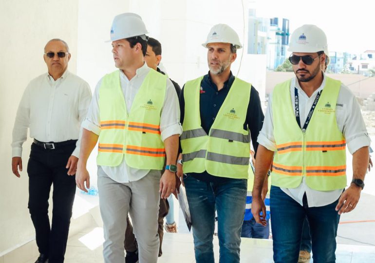 Ministro Bonilla supervisa etapa final de construcción de las extensiones de la UASD en Baní y Azua