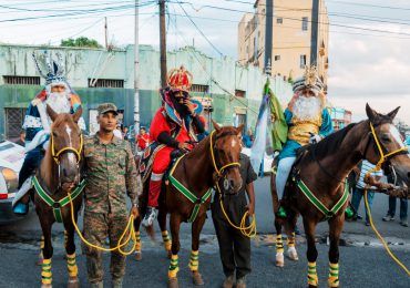 Melchor, Gaspar y Baltasar llevaron alegría a las familias del Distrito Nacional durante el desfile de los Reyes Magos