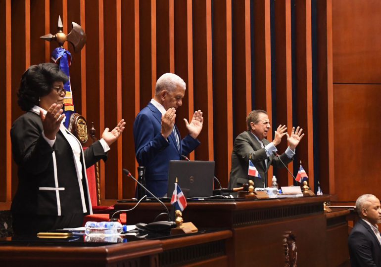 Senado aprueba proyecto que regula asistencia de personas a actos masivos y espectáculos