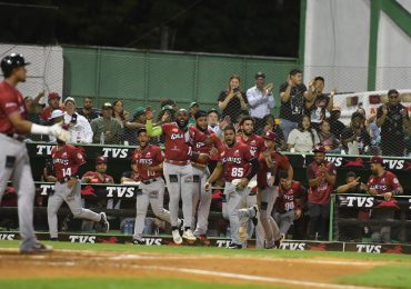 Luis García y Joe Hudson jonronean en segundo juego seguido de los Gigantes