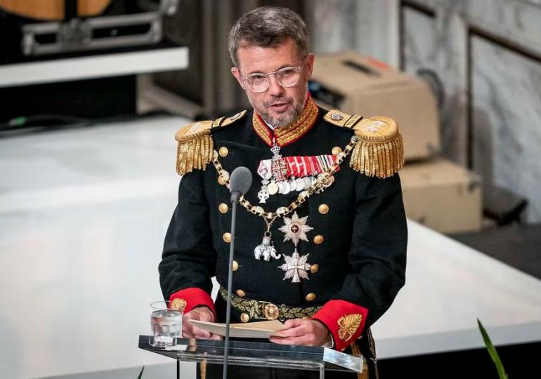 Federico X accede al trono en Dinamarca y abre nueva era tras abdicación de su madre