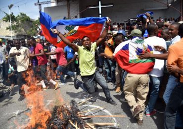 Por segundo día continúan manifestaciones en Haití