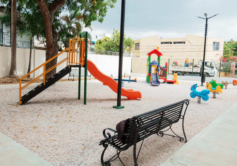 Residentes del sector Alfimar reciben renovado parque por parte de la Alcaldía del DN