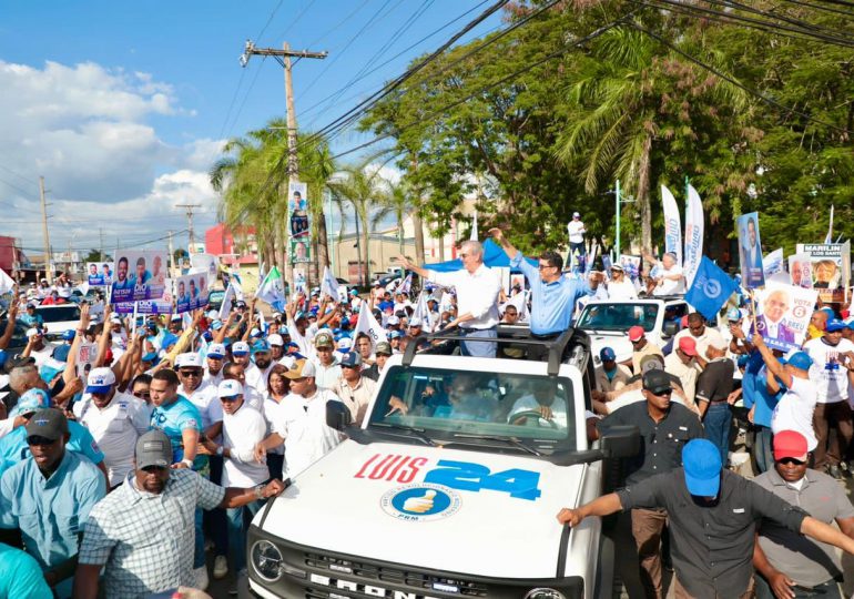 Luis Abinader concluye recorrido en apoyo a los candidatos a las alcaldías de Santo Domingo Este, Boca Chica y Guerra