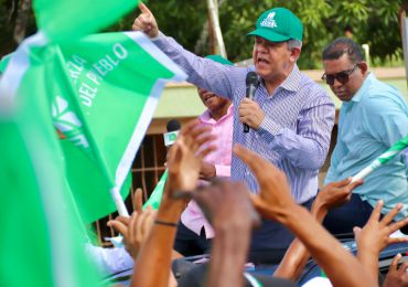 Leonel Fernández: En el país "hay hambre y, con una agravante, que no hay con qué comprar la comida"