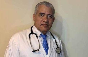Policía Nacional sanciona ocho agentes que arrestaron doctor Wazar Gómez