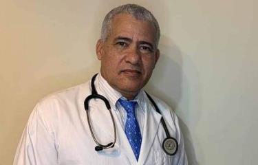 Policía Nacional sanciona ocho agentes que arrestaron doctor Wazar Gómez