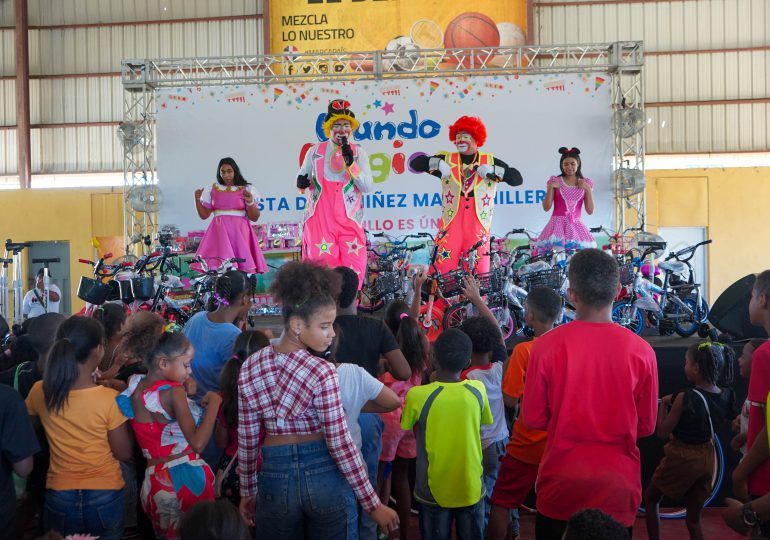 Mundo Mágico cumple mayoría de edad haciendo felices a los niños de la Bahía de Manzanillo