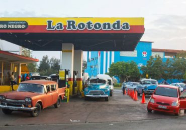 Cuba aplaza aumento de más del 500% del precio del combustible
