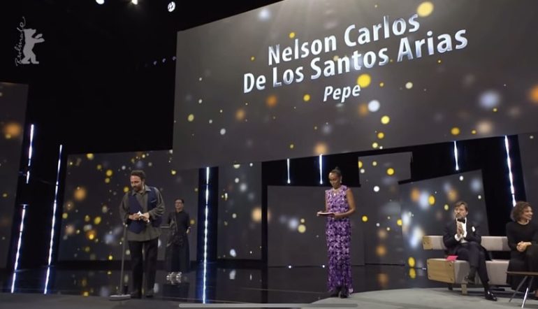Nelson Carlo de los Santos Arias gana Oso de Plata en Berlinale como ‘Mejor Director en Competencia Oficial’