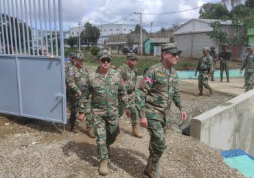 Ministro de Defensa Díaz Morfa supervisa labores en la frontera