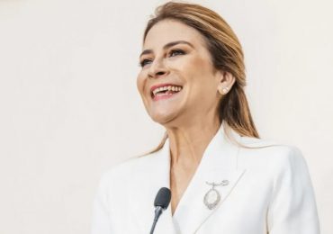 Carolina Mejía responde a oposición sobre una posible segunda vuelta en mayo: “nosotros no nos distraemos”