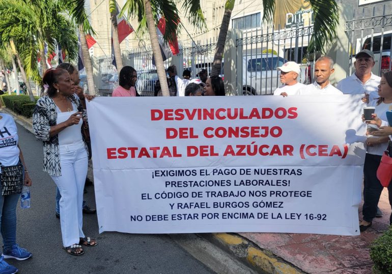 Desvinculados del CEA vuelven a las calles exigiendo prestaciones