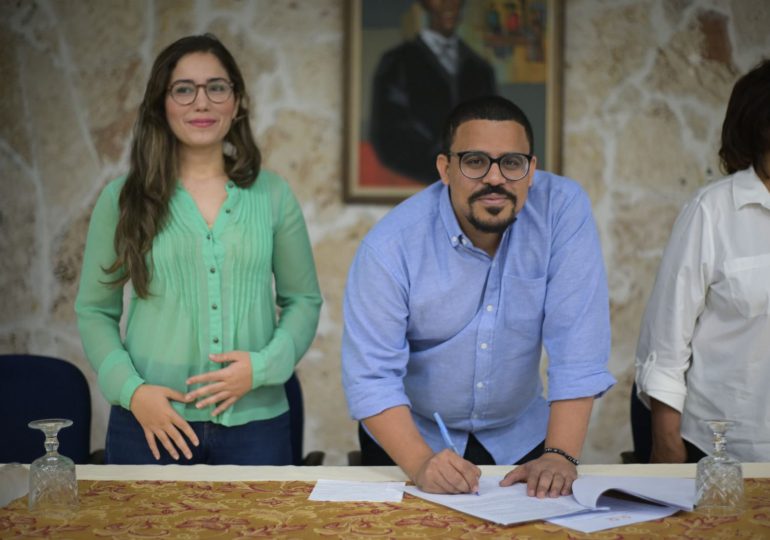 Candidato a alcalde Franiel Genao firma compromiso con organizaciones sociales del Distrito Nacional