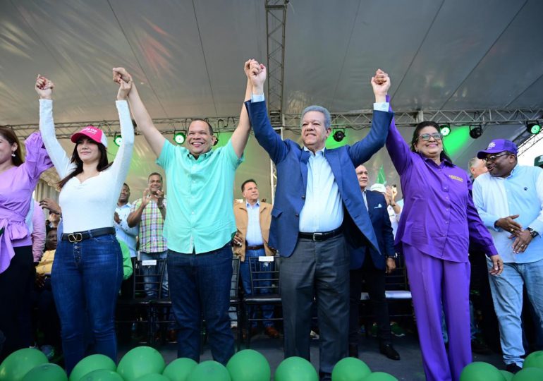 Leonel: A Carlos Guzmán le llaman el mejor alcalde de RD, por eso merece ser triunfador de manera aplastante