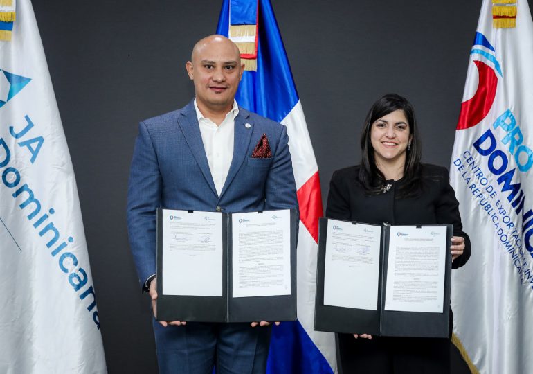 ProDominicana y Junior Achievement Dominicana firman alianza; impulsarán el desarrollo de la mujer dominicana
