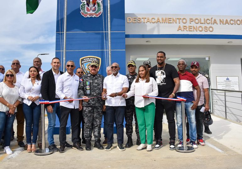 Desarrollo Provincial entrega dos modernos destacamentos policiales en San Francisco de Macorís