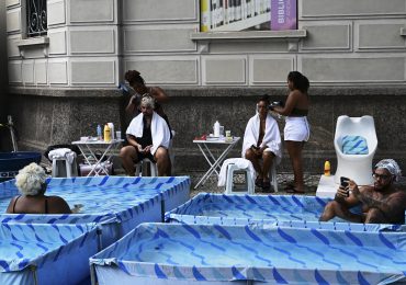 Decolorarse el cabello, una reivindicación de libertad en el carnaval de Río