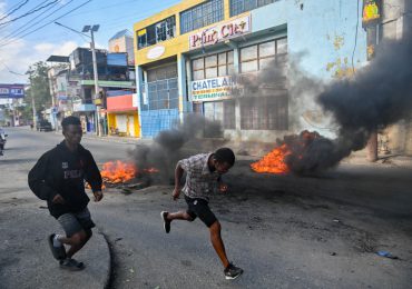 Cinco muertos en choques entre manifestantes y policías en Haití
