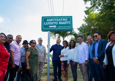 Anfiteatro llevará nombre de Luisito Martí y develizan escultura y mural en su homenaje