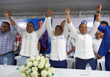 País Posible y el movimiento “Volveremos a ganar” muestra apoyo al candidato a alcalde por el PRM Junior Santos