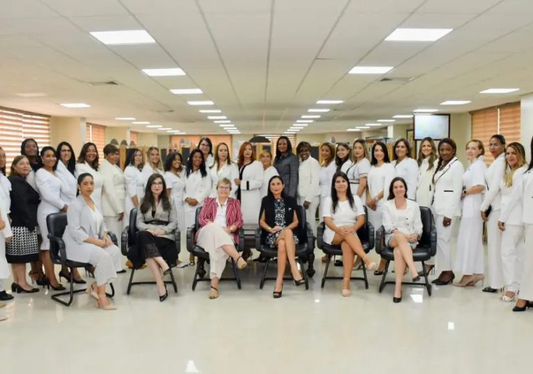 Fundación Princesas del Siglo XXI empodera a más de 4,500 damas para mayor visualización de la mujer profesional dominicana en el 2024