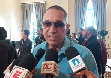 Julián Tavárez "llora" al ser exaltado al Salón de la Fama de la Serie del Caribe