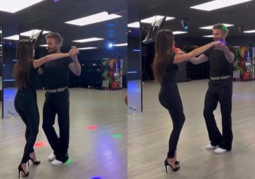 Exfutbolista David Beckham y su esposa Victoria bailan a ritmo de salsa