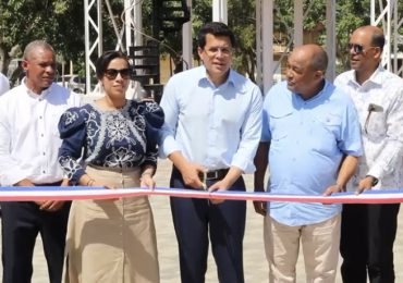Ministro Collado entrega el remozado parque Duarte de San Fernando, Montecristi