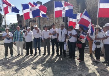 Realizan "Caravana por la Patria" en conmemoración del 211 aniversario del natalicio Juan Pablo Duarte