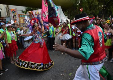 "El carnaval ya está aquí": Río de Janeiro empieza su gran fiesta