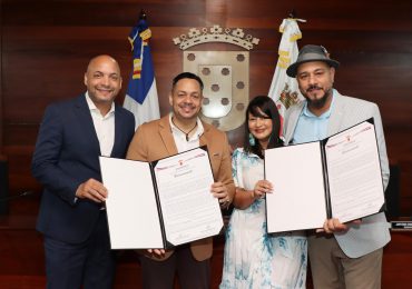 Santiago acoge como “Hijos Adoptivos” a los reconocidos músicos Patricio Bonilla y Joaquín Sánchez