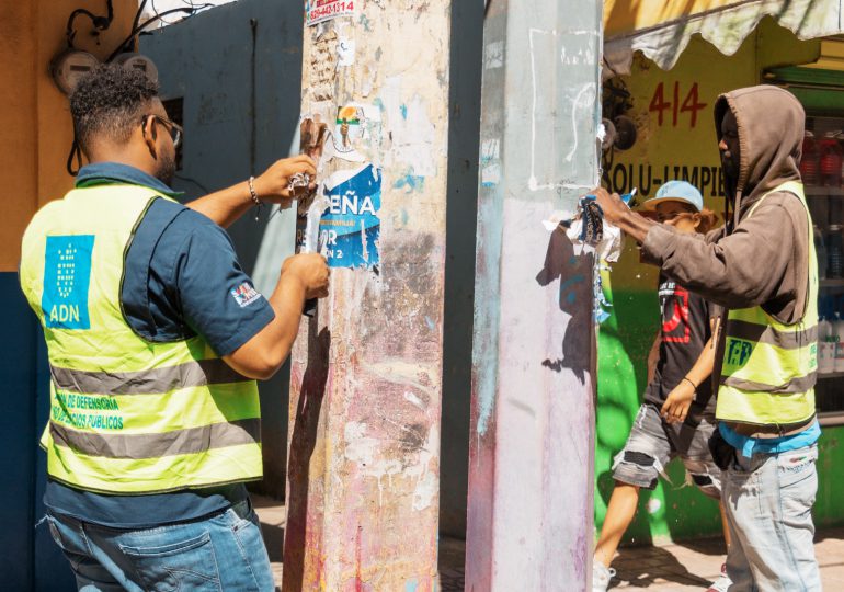 Alcaldía del Distrito Nacional intensifica jornadas de retiro de propaganda política en espacios públicos