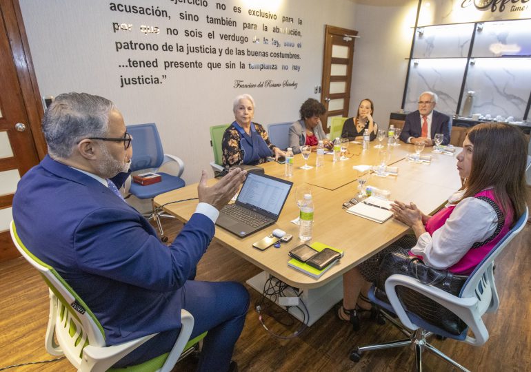 Ministerio Público recibe visita de comisión del Movimiento Cívico Participación Ciudadana