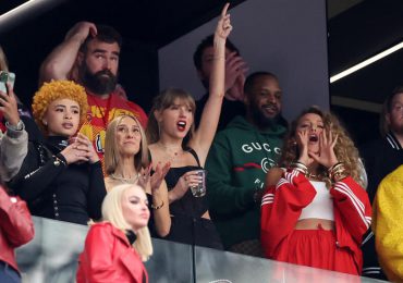 Taylor Swift alienta a su pareja Travis Kelce en el Super Bowl