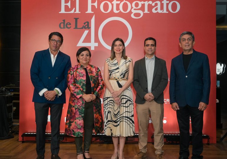 Realizan premier del documental “El Fotógrafo de La 40” de Erika Santelices y Orlando Barría