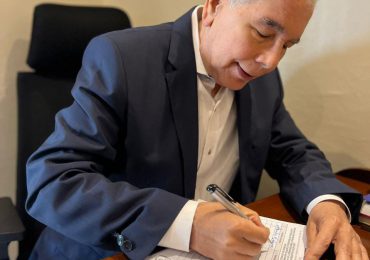 Danilo Medina se suma a la iniciativa "Mi firma por el drenaje"